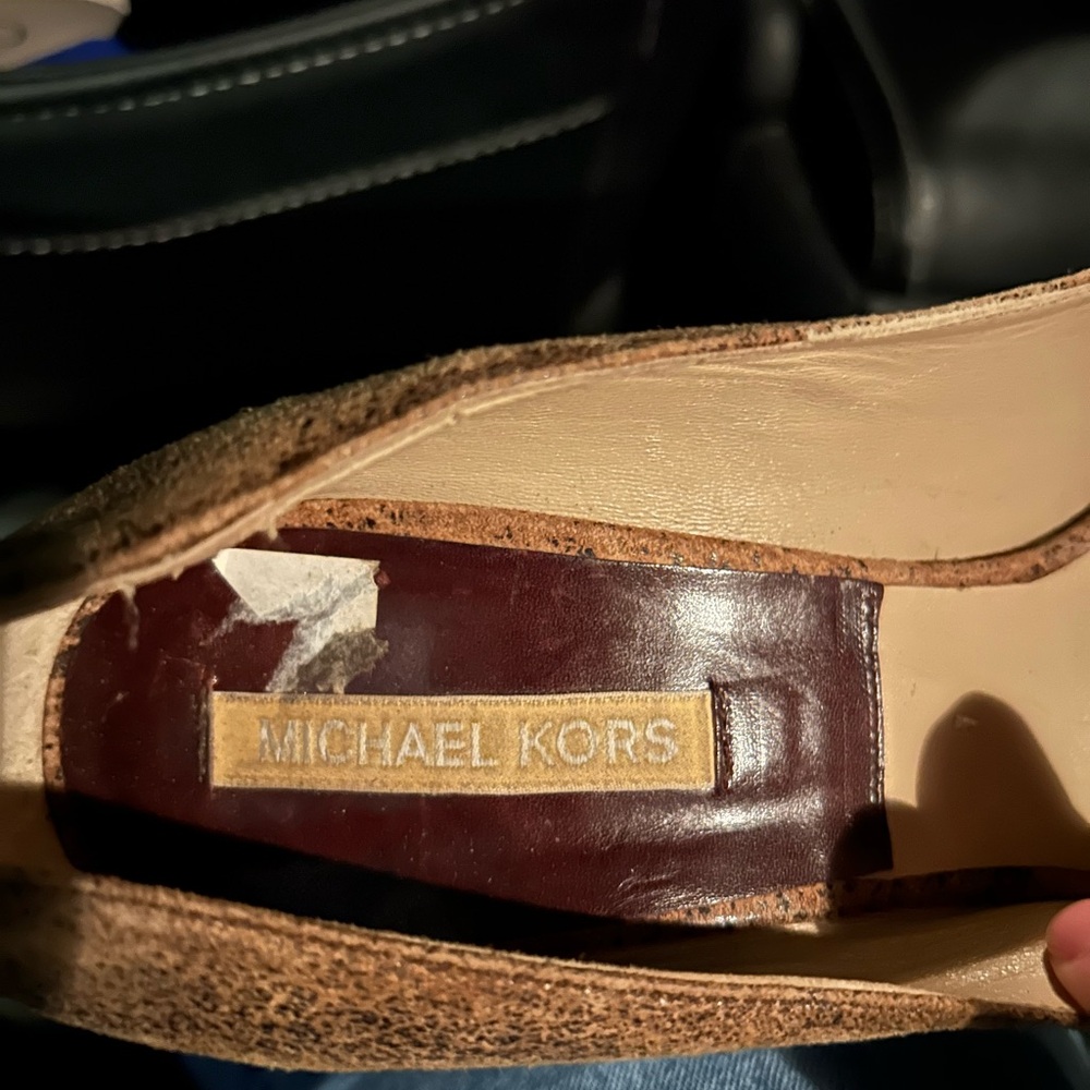 Michael Kors Tan Textured Heels - Picture 6 of 8